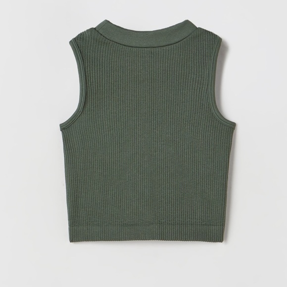 • Zara • Seamless Ruffly Rib Top - Picture 2 of 4